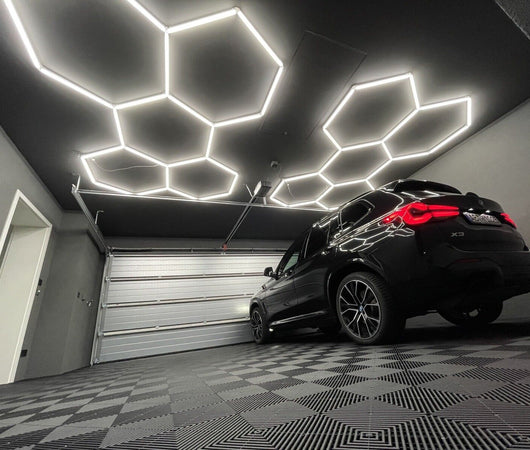 Beste Beleuchtungsidee für Ihre Garage: Hexagon Grid Lighting